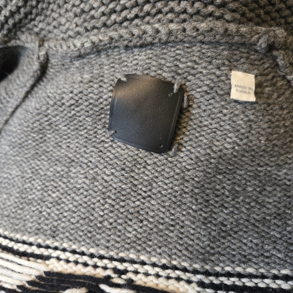 Aritzia TNA 100% Wool Cowichan Style Sweater - Picture 5 of 7